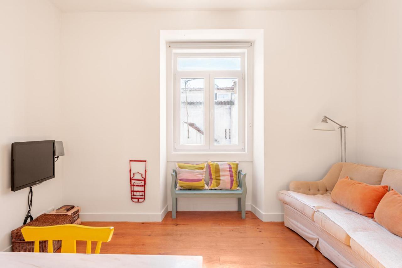ליסבון Joivy Chic 2Br Apt In Bairro Alto, 2Mins To Sao Pedro De Alcantara Viewpoint מראה חיצוני תמונה