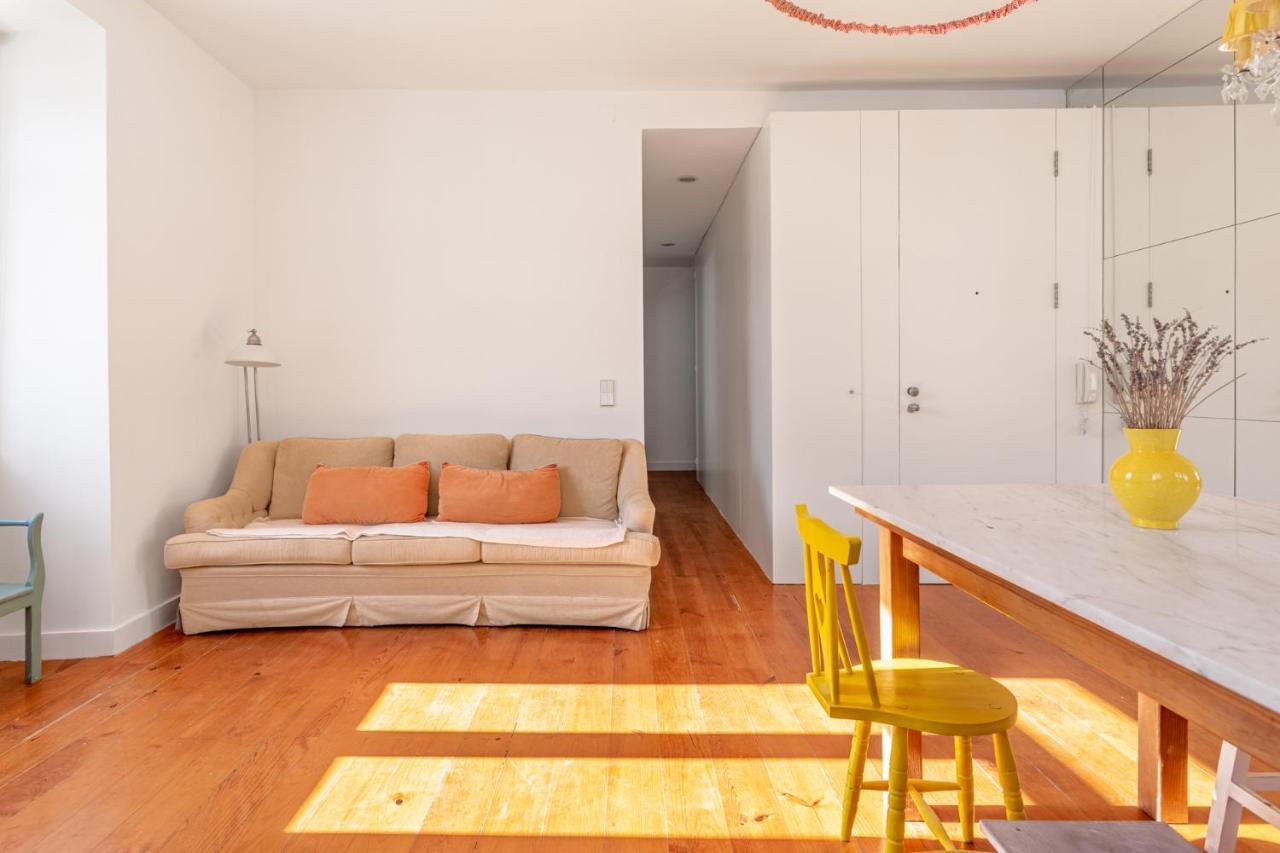 ליסבון Joivy Chic 2Br Apt In Bairro Alto, 2Mins To Sao Pedro De Alcantara Viewpoint מראה חיצוני תמונה