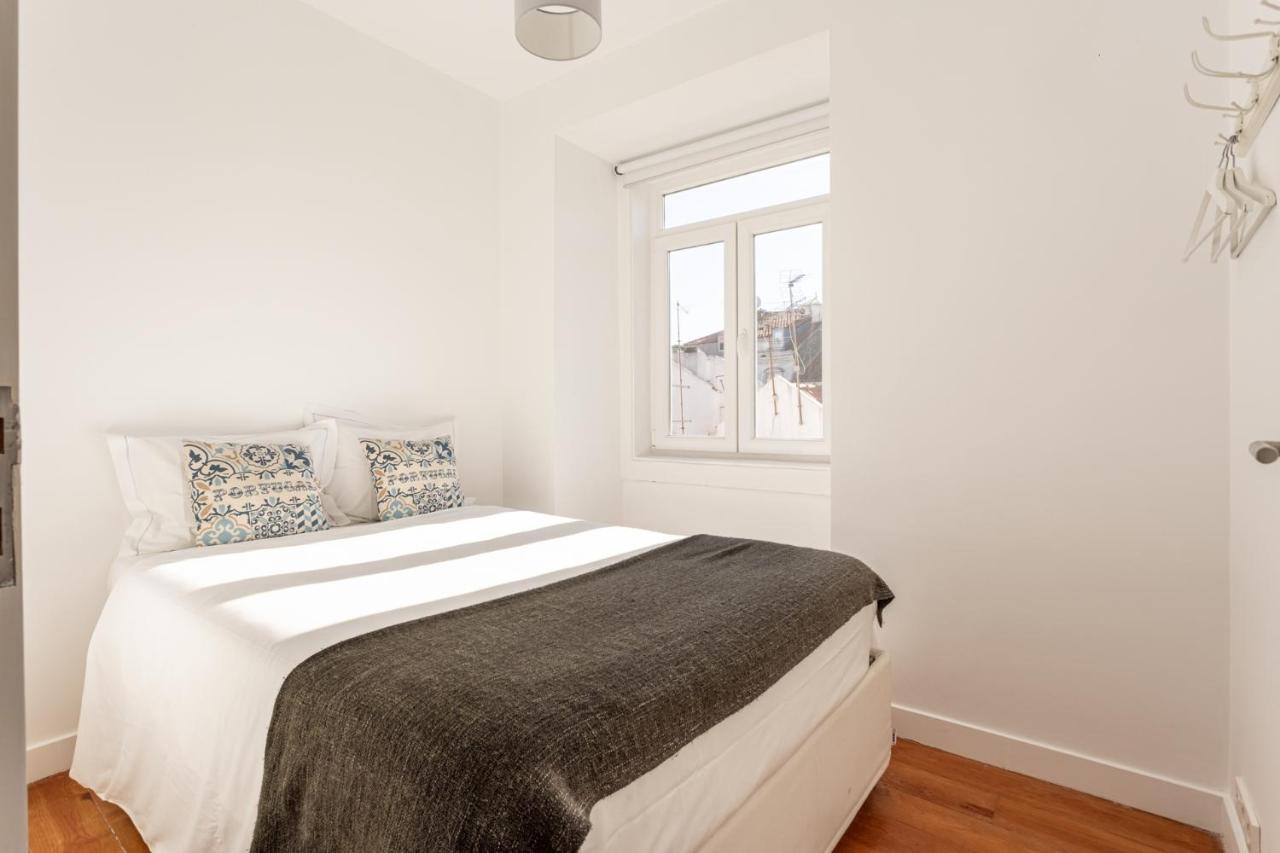 ליסבון Joivy Chic 2Br Apt In Bairro Alto, 2Mins To Sao Pedro De Alcantara Viewpoint מראה חיצוני תמונה